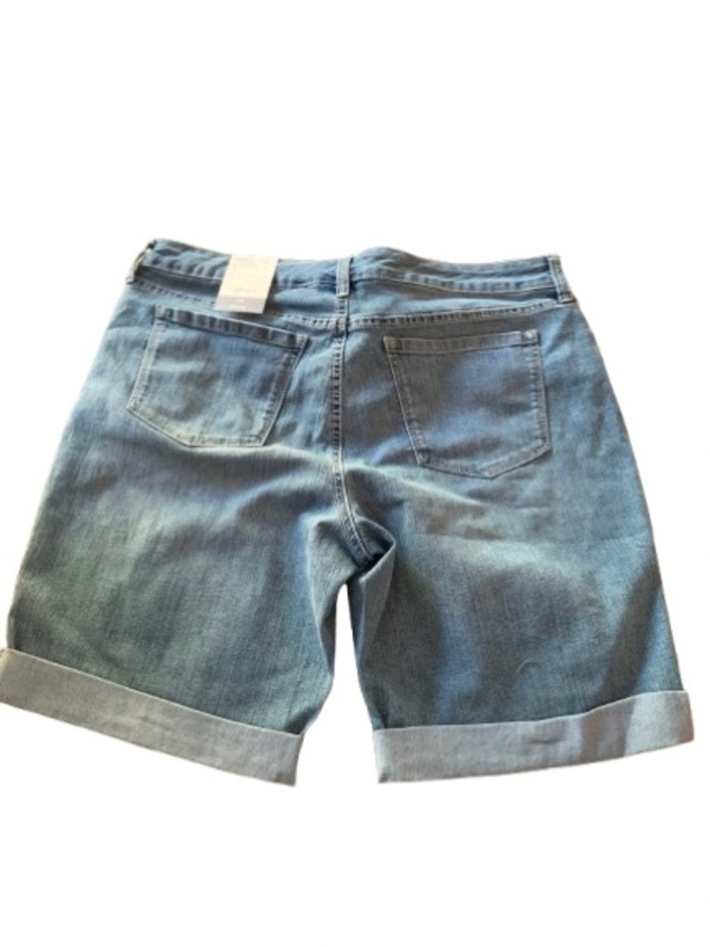 Style & Co NWT Bermuda Denim Shorts Size 14 Mid Rise Roll Cuff Light Wash - Picture 3 of 4